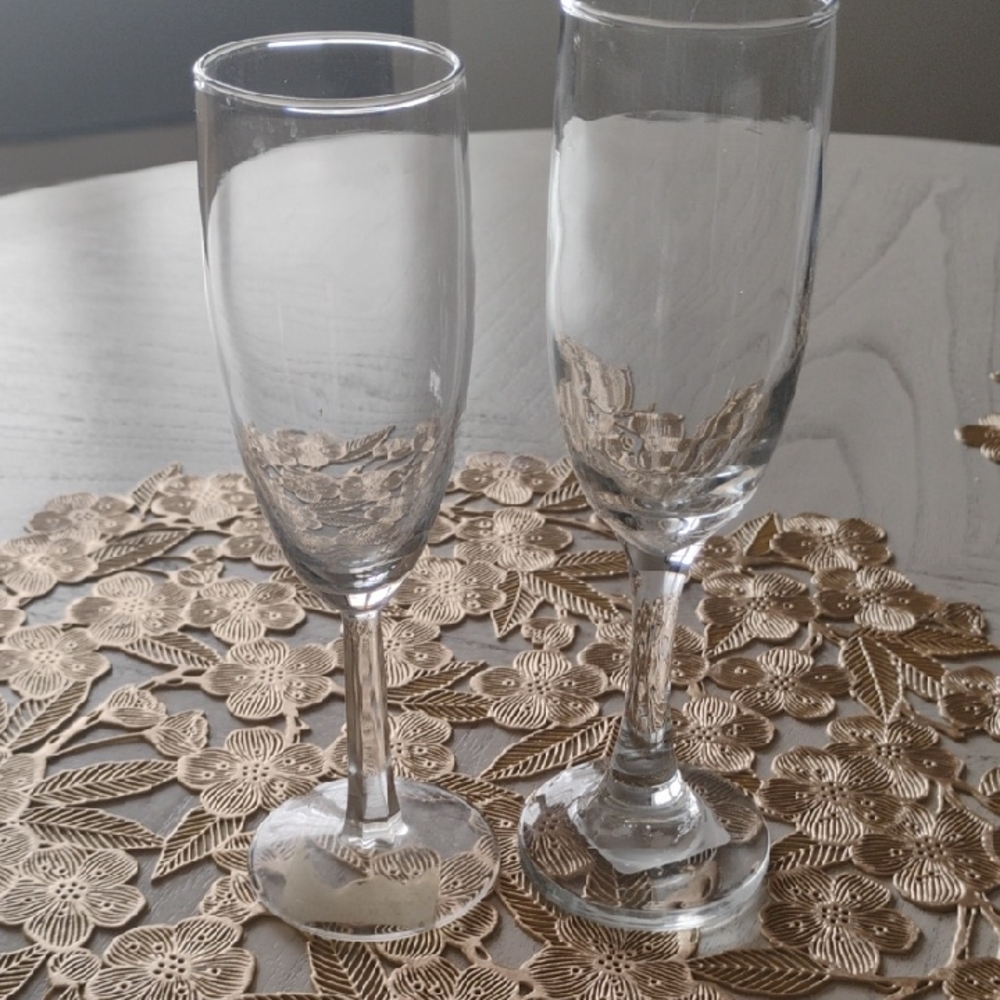 Clear Glass Champagne Flutes - Set of 2